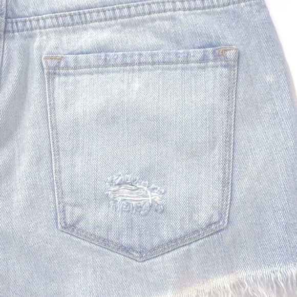 BDG Super High Rise Cheeky Urban Outfitters Light Wash Denim Shorts Size 29 - Picture 8 of 11